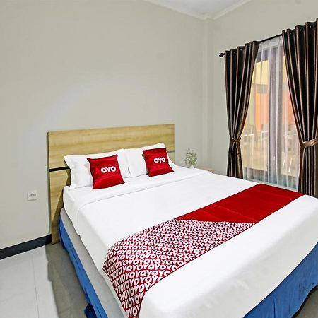 Oyo 91617 Hotel Mutiara Lombok Exteriör bild