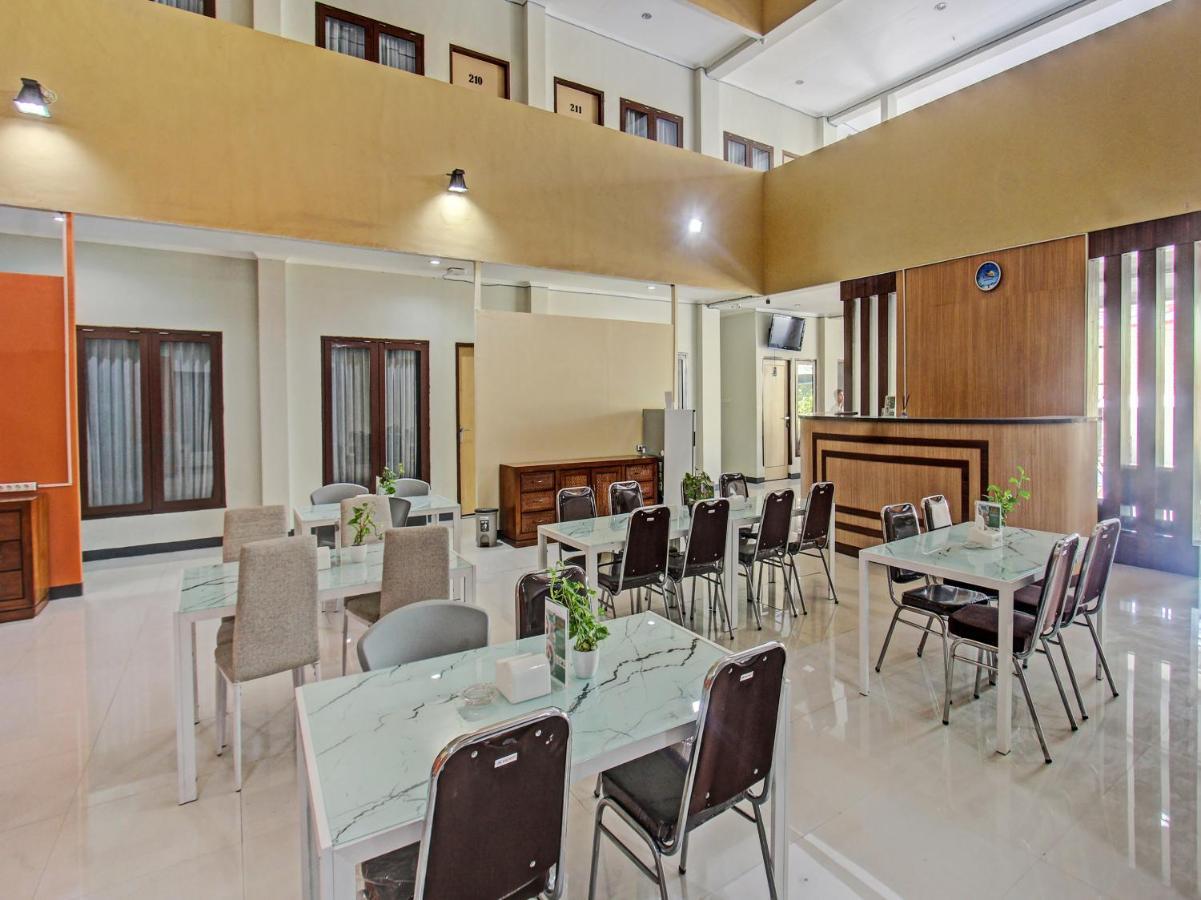 Oyo 91617 Hotel Mutiara Lombok Exteriör bild