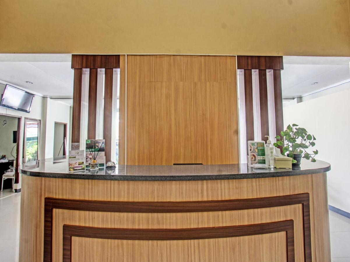 Oyo 91617 Hotel Mutiara Lombok Exteriör bild