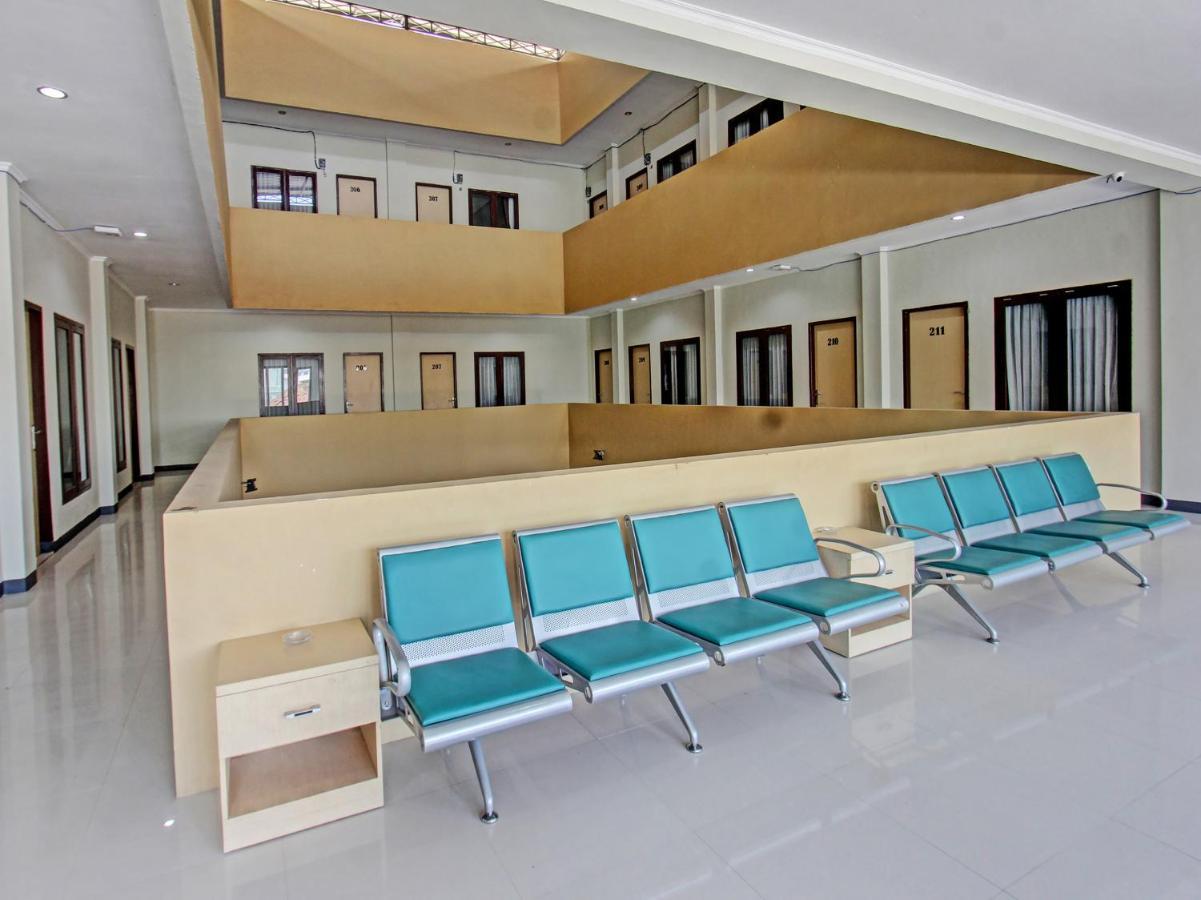 Oyo 91617 Hotel Mutiara Lombok Exteriör bild