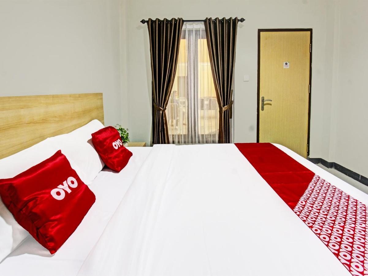 Oyo 91617 Hotel Mutiara Lombok Exteriör bild