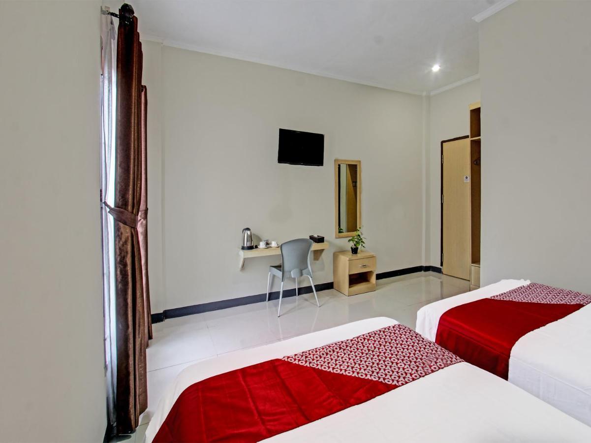 Oyo 91617 Hotel Mutiara Lombok Exteriör bild
